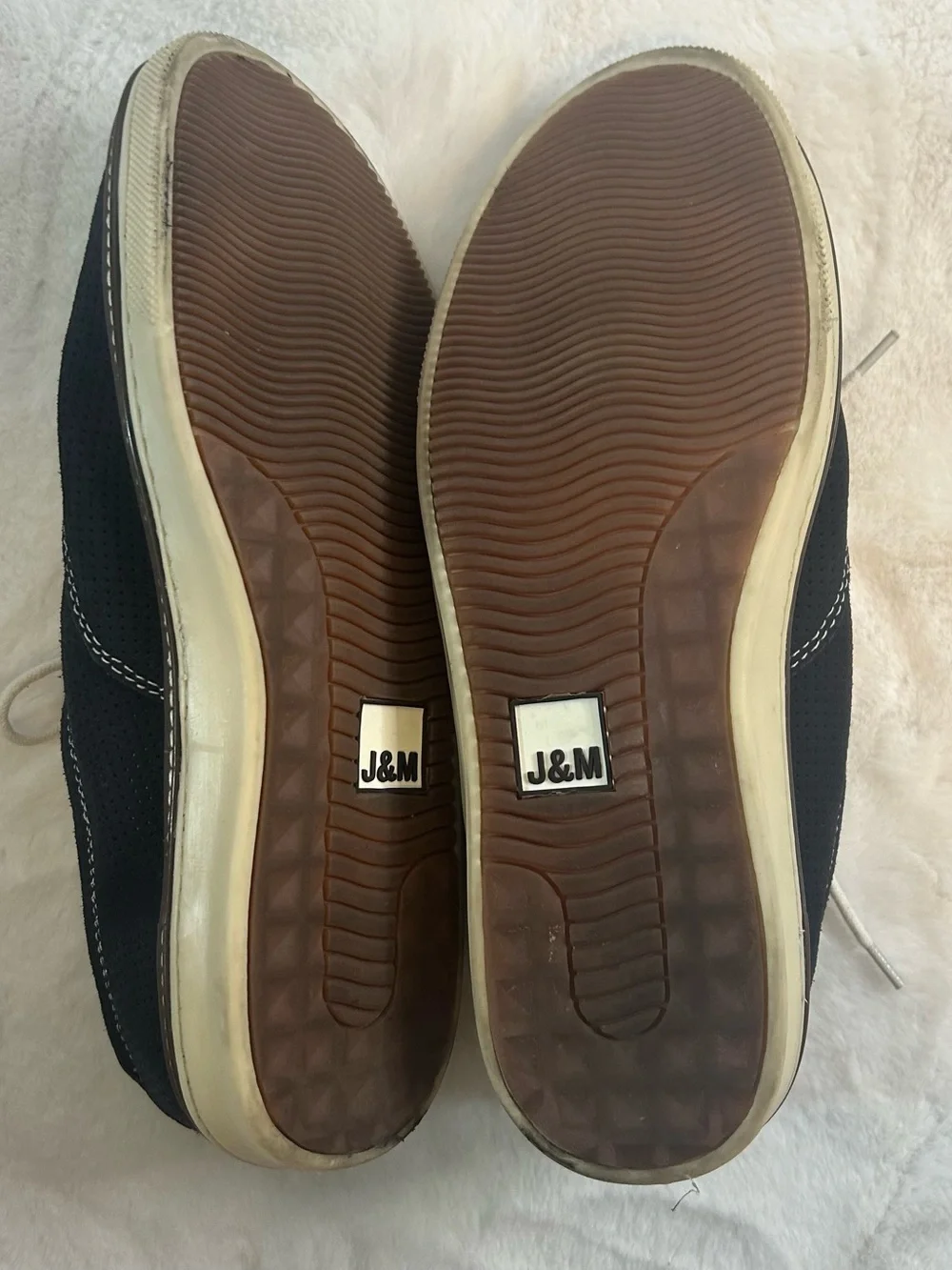Johnston & Murphy Men’s 9.5 Navy Suede Perforated Oxford Casual Sneakers